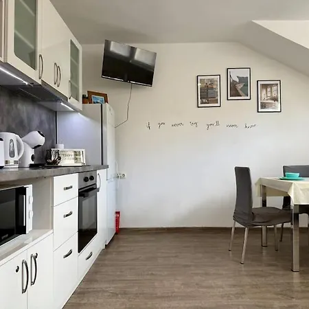 Comfy By Cosher Apartment